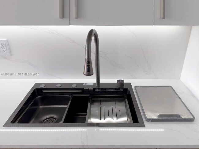 Photo - 18181 NE 31st Ct Unidad 505