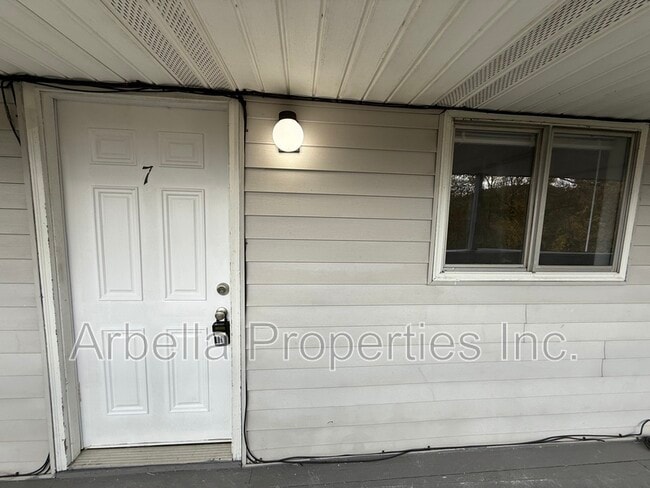 Building Photo - 1714 Highway 93 Unit 7