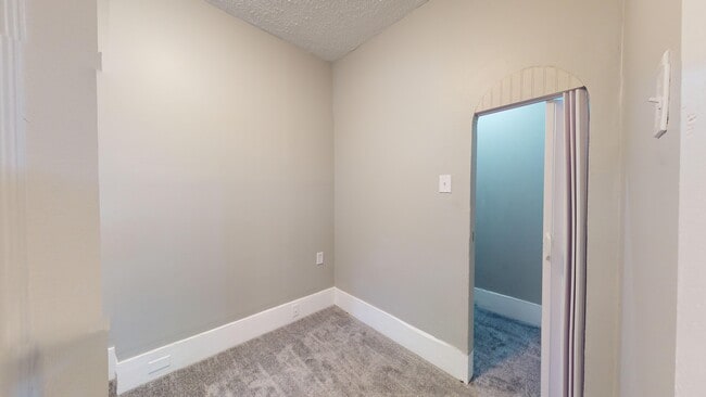 Photo - 2967 W 38th St