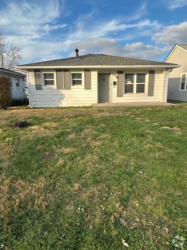 Building Photo - Three bedroom home