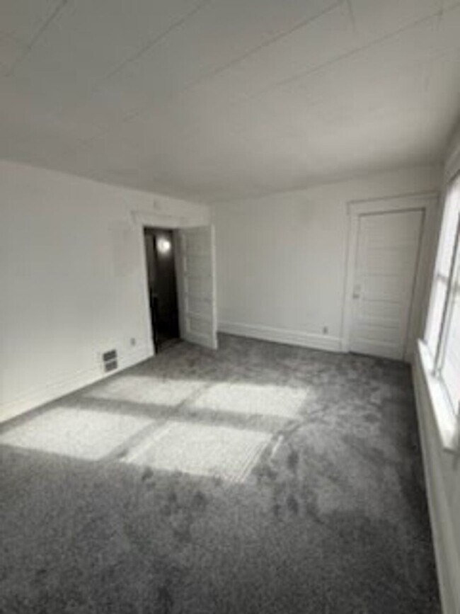 Photo - 401 N 5th St Unit B/Upper