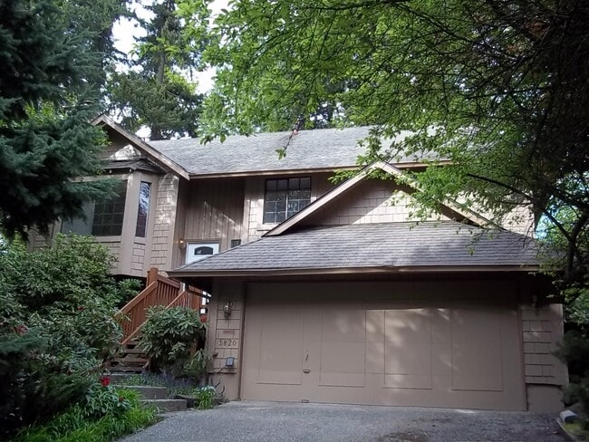 Photo - Bellevue Home with Some Nice Upgrades and Two Car Garage!