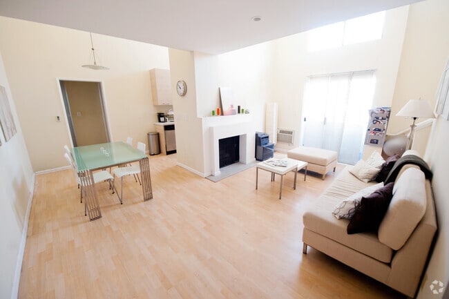 Building Photo - 2471 Sawtelle Blvd Unit 204 Rental