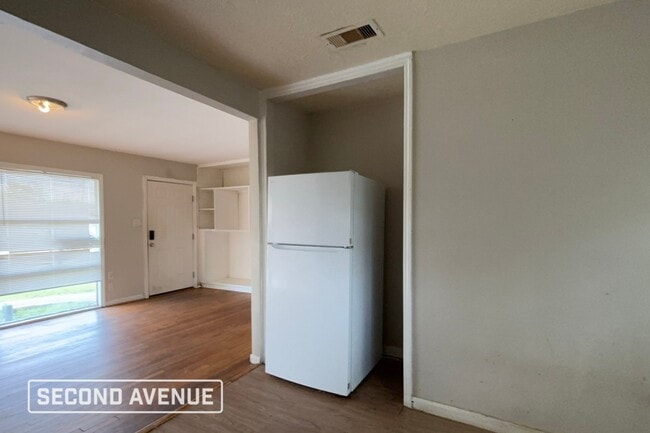 Photo - 1006 Valerie Ave