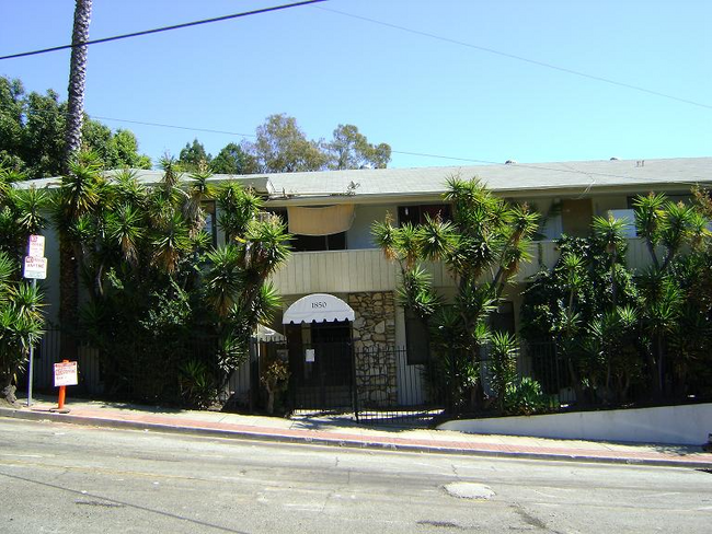 Photo - 1850 N La Brea Ave Apartment Unit 5