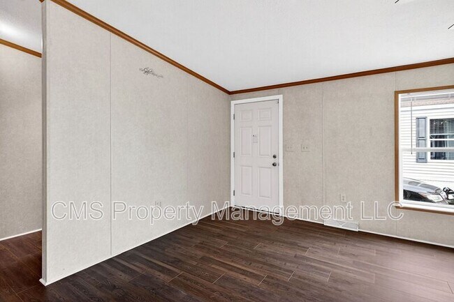 15 W Redwood Ave