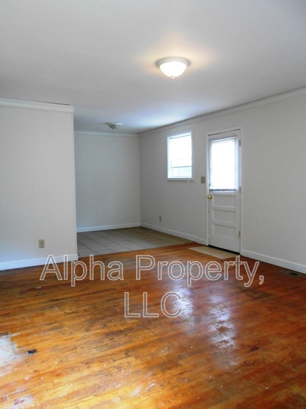Photo - 212 Campbell Ave