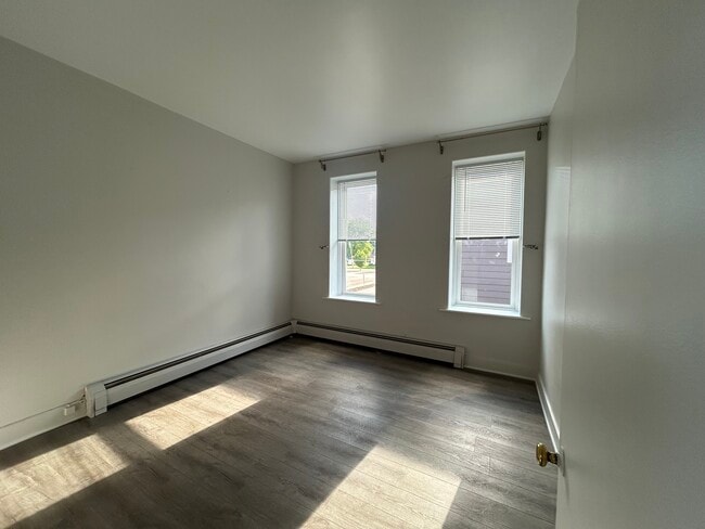 Photo - 105 W 1st St Unidad #203