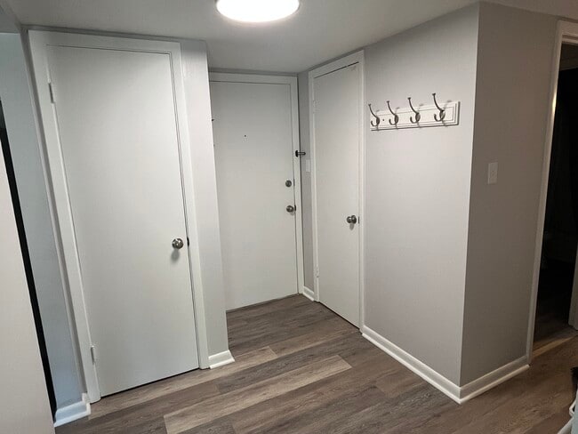 Photo - 1935 Gardiner Ln Unit E75