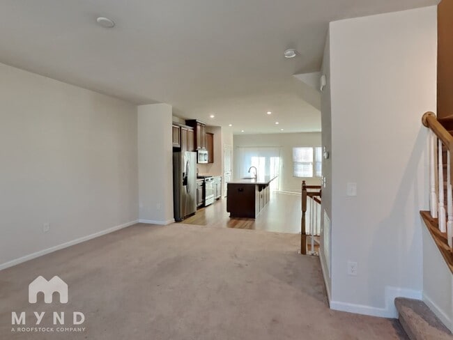 Photo - 308 Poplar Leaf Way