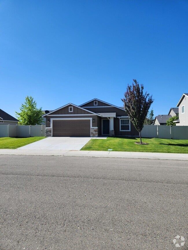 Building Photo - 843 Bighorn Dr Rental
