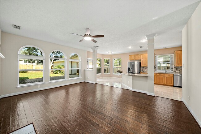 Photo - 22430 Water Edge Ln