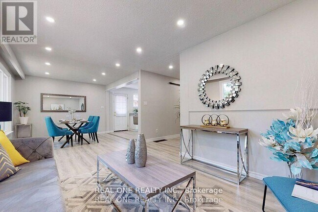 Photo - 105 Aurora Heights Dr