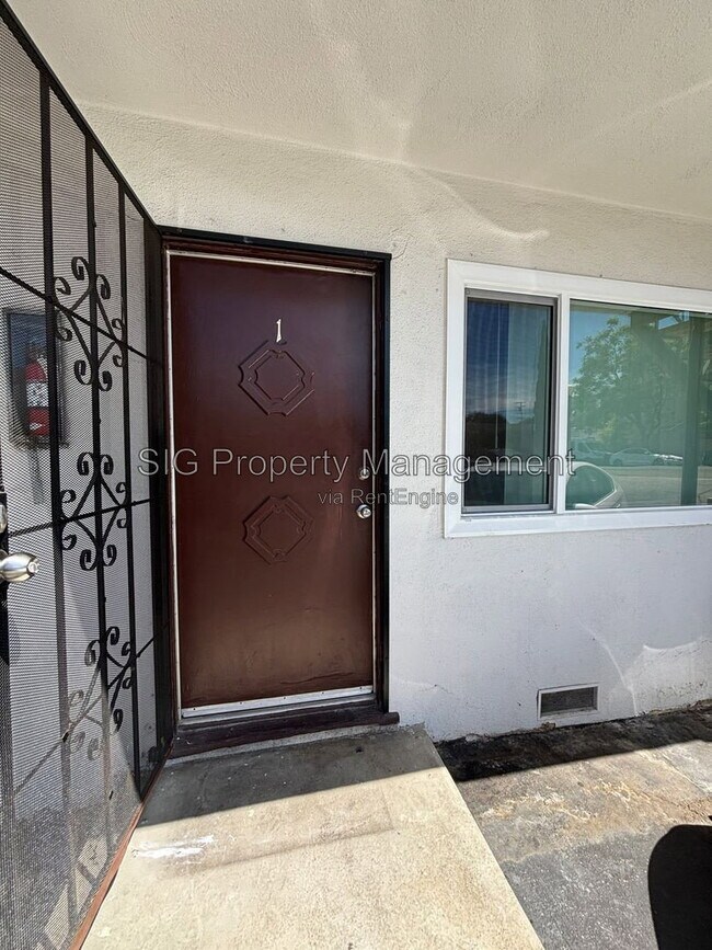 10237 Commerce Ave Unidad 1