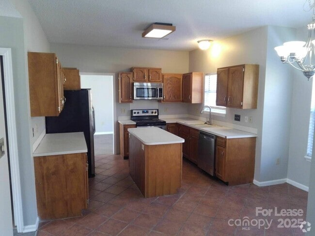 Building Photo - 7334 Reynard Ln Rental