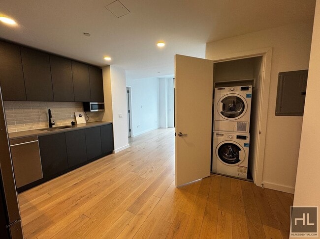 Building Photo - NORTHERN BOULEVARD Rental
