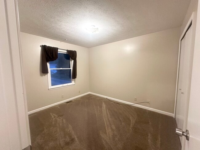 Photo - 16484 Taft Rd