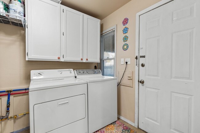 Photo - 2215 Rowland Ave