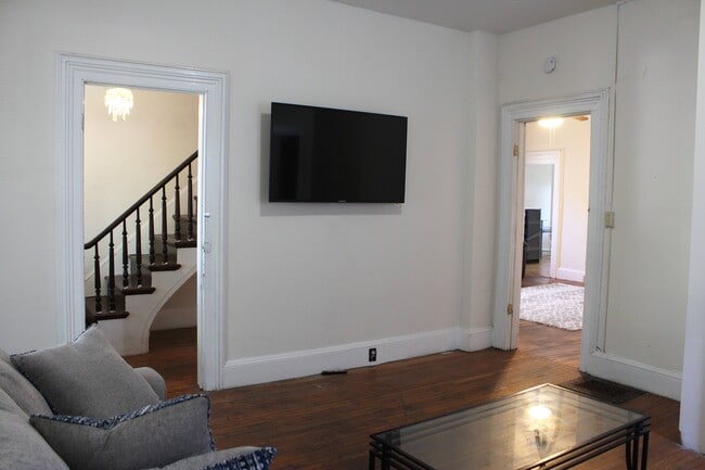 Photo - 17 Seminary Ave