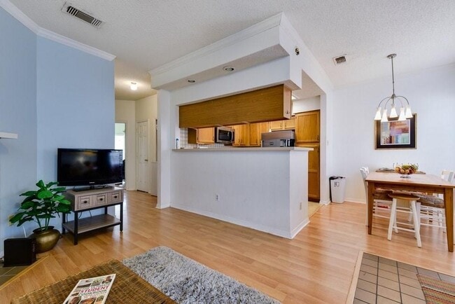 Photo - 915 W 23rd St Condo Unit 101