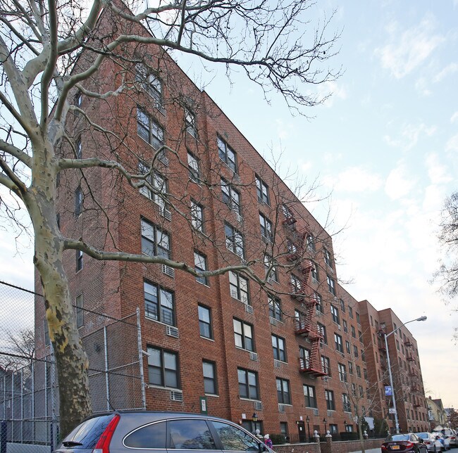 Photo - 599 E 7th St