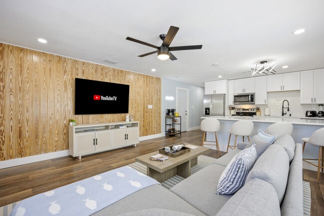 Photo - 79 S Brevard Ave Unidad ID1389641P