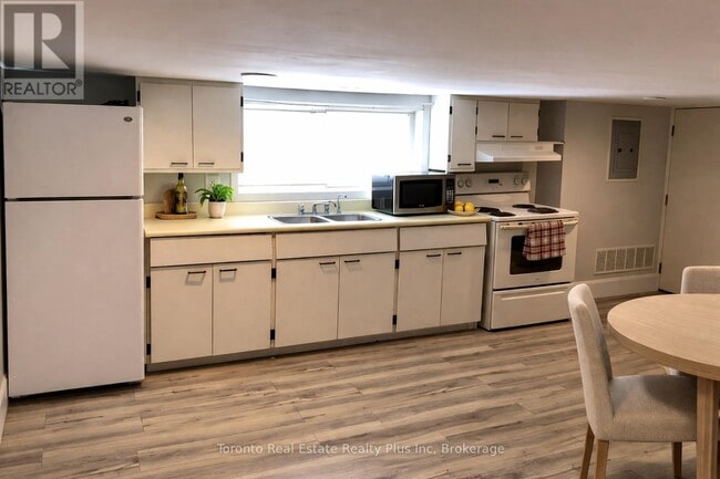 Photo - 16 Huron Rd Unité 3