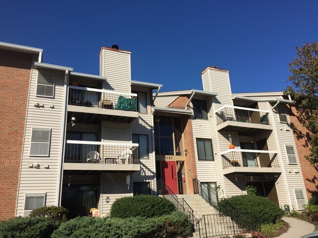 RENOVATED Lower Level Unit. Castle Harbour... - RENOVATED Lower Level House Unit. Castle Harbour...