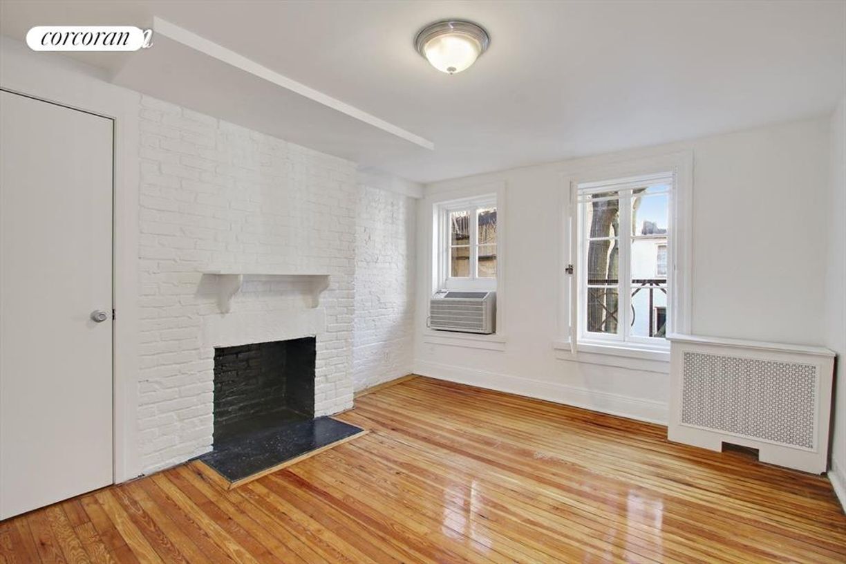 Photo - 7 Minetta St Apartment
