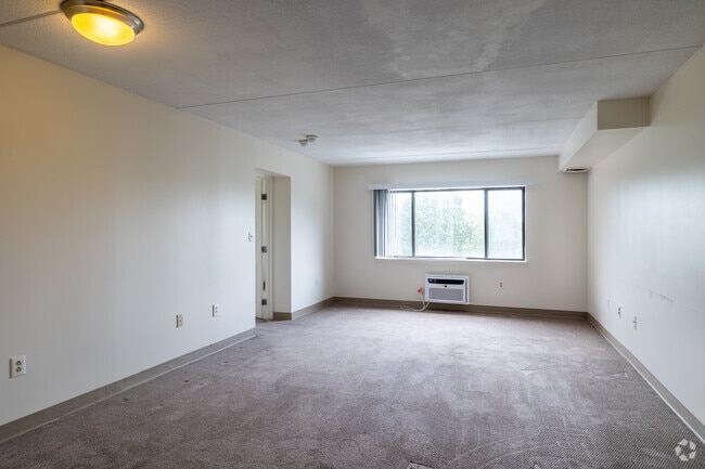 2BR, 2BA - 1095SF - Living Room