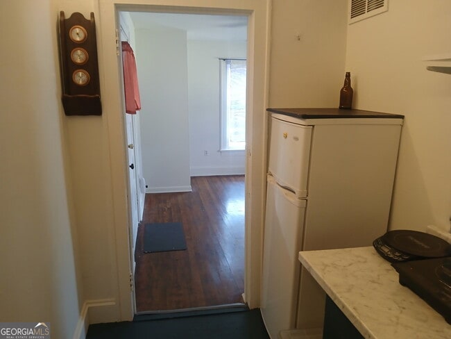 Building Photo - 386 Haas Ave SE