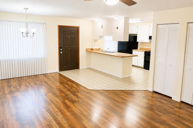 Photo - 1673 Spring Garden Ct Unidad 1673