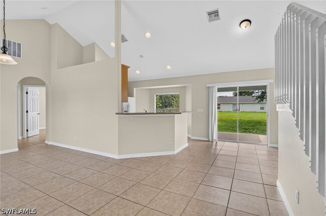Photo - 523 SE 25th Ln