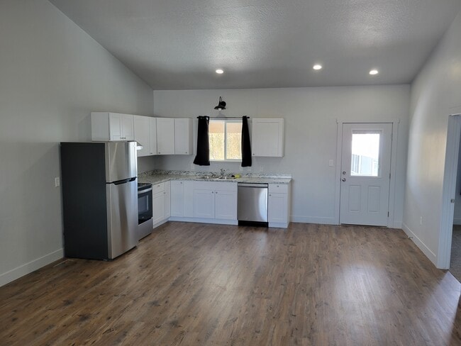Photo - 200 Gannett Dr
