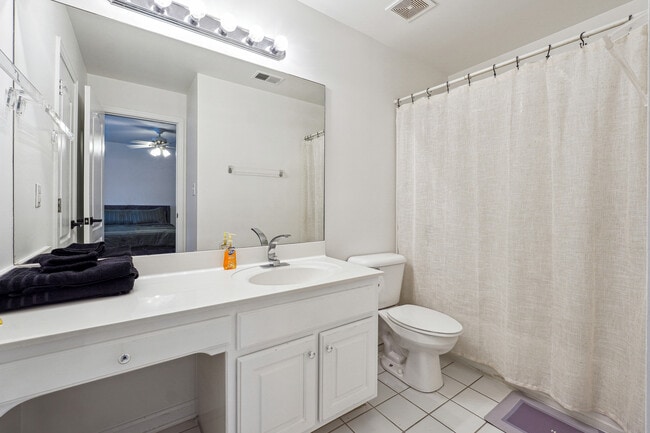 Photo - 814 Lynhurst Dr SW