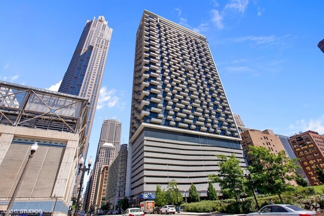 Building Photo - 235 W Van Buren St Unit 1408 Rental