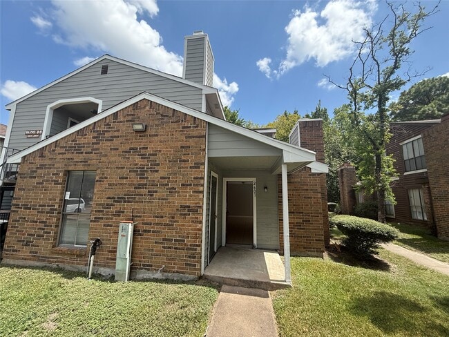 Building Photo - 7200 W T C Jester Blvd Unit 2601 Rental