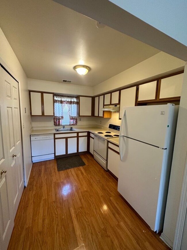 Photo - Adorable Condo for Rent in Warren