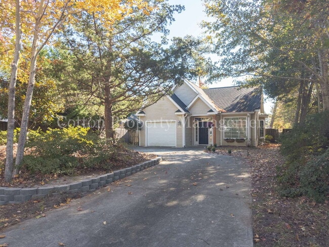 Photo - 102 Blossom Cir