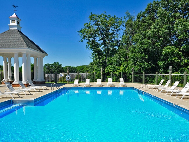 Swimming Pool and Sundeck - Timberlane Apartments