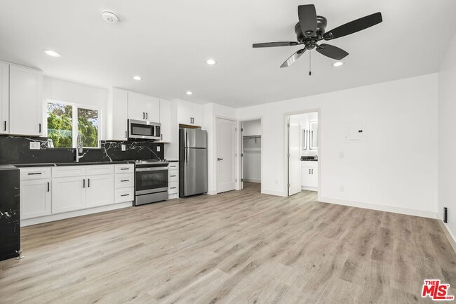 Photo - 1051 Gill Ave