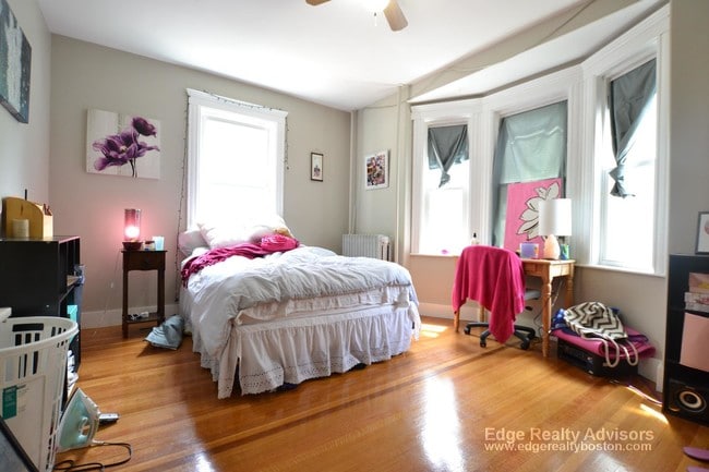 Photo - 136 Brooks St