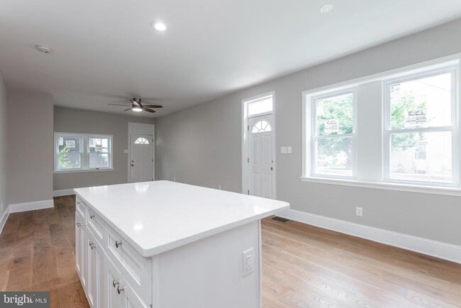 Photo - 200 Maple St