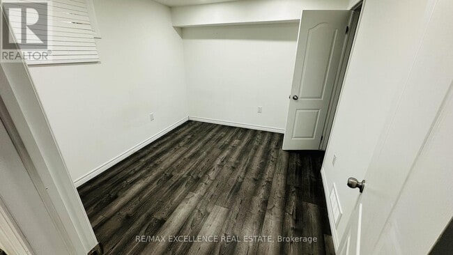 Photo - 128 S Creek Dr