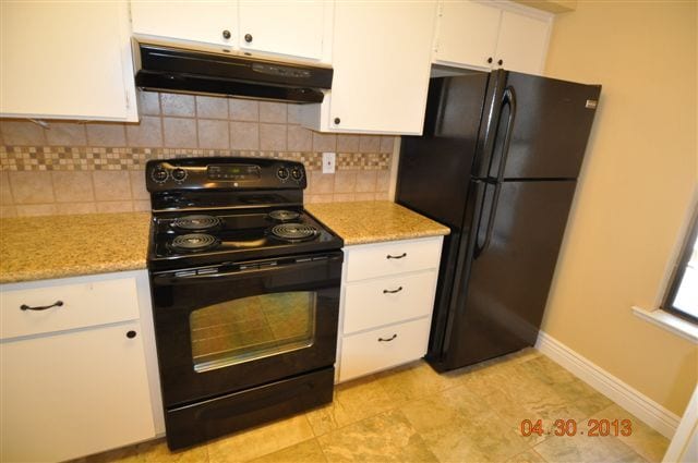 Kitchen including the Refrigerator - 13059 Lincoln Way