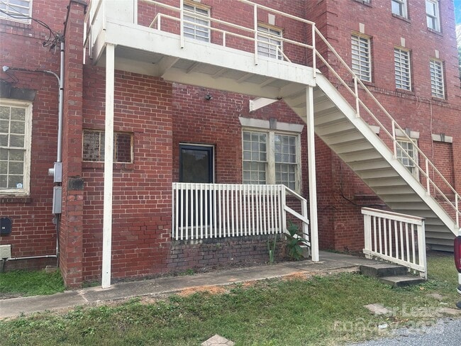 Building Photo - 203 W Liberty St Unit 1W