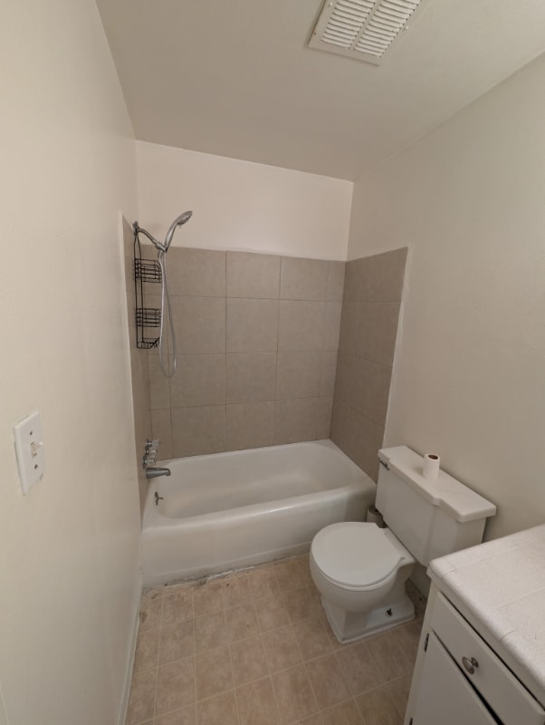 Photo - 1025 N Madison St Unidad 3