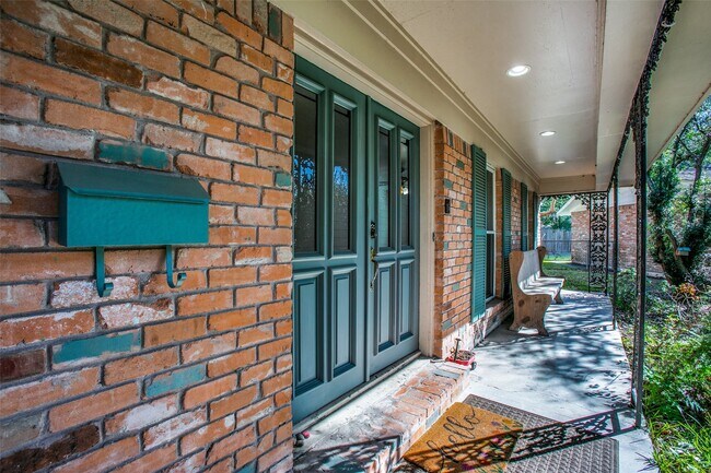 Photo - 8503 Manhattan Dr
