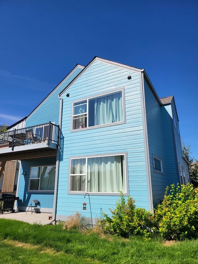 Photo - Beautiful Large 4bd/2.5ba 2332sqft home in The Lakes Subdivision