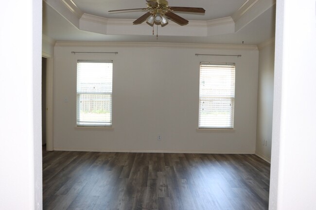 Photo - 805 SW Sandrock Rd